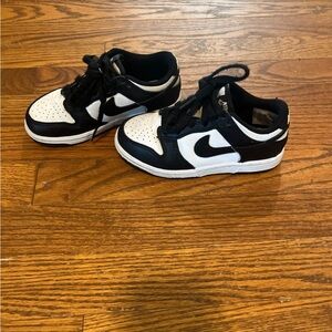 Nike dunks panda little kids size 11c